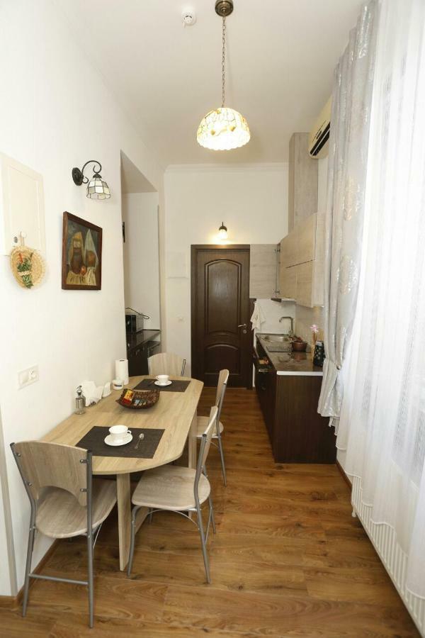 Old - Gold Gala Apartamento Tbilisi Exterior foto