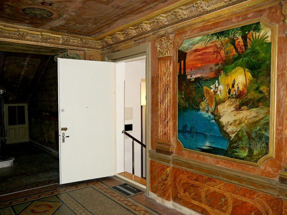Old - Gold Gala Apartamento Tbilisi Exterior foto